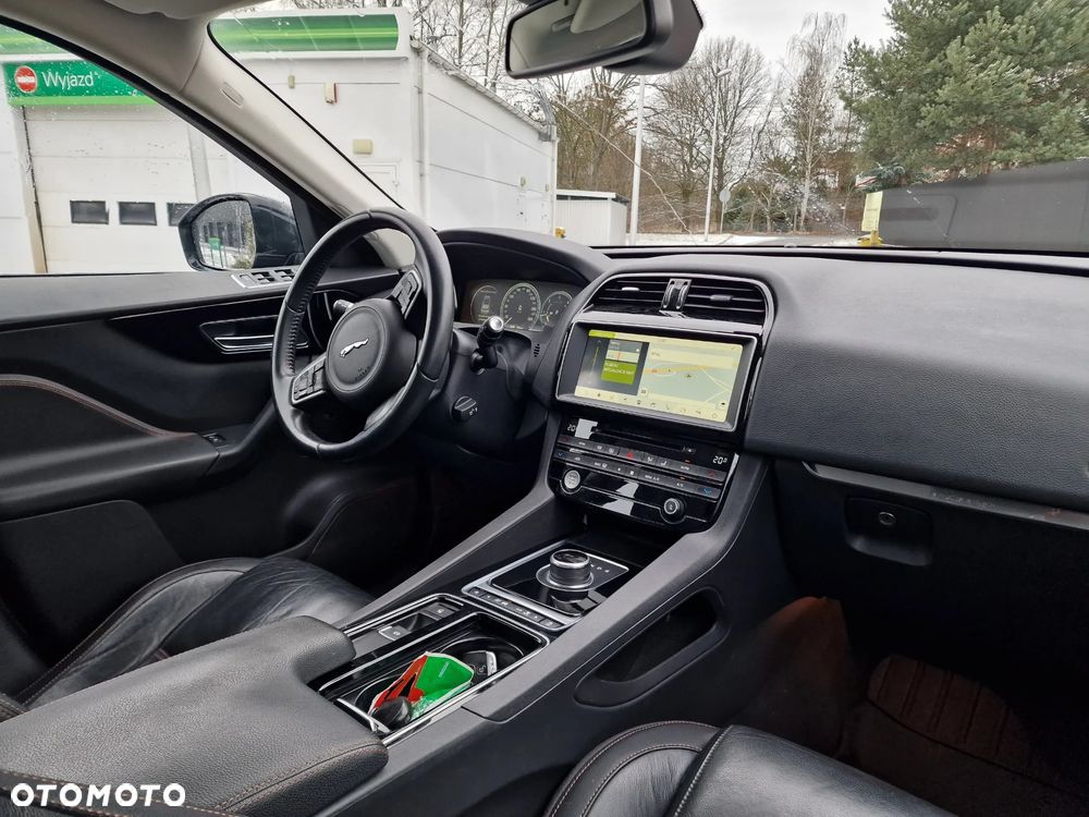 Jaguar F-Pace - 21