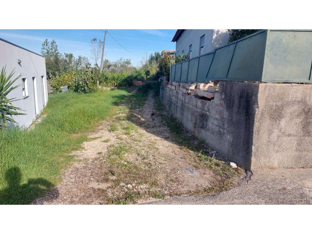 Terreno com viabilidade de construção em Carvide - Grande imagem: 4/6