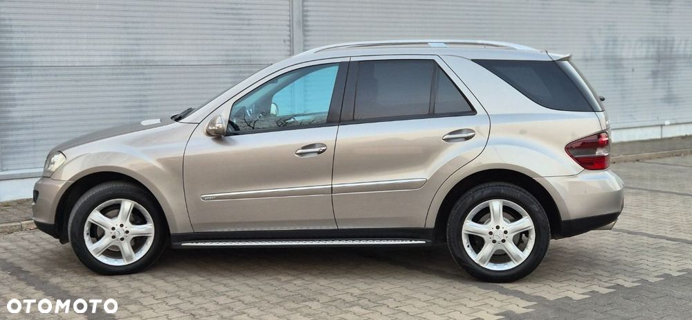 Mercedes-Benz ML 320 CDI 4Matic 7G-TRONIC Edition 10 - 34