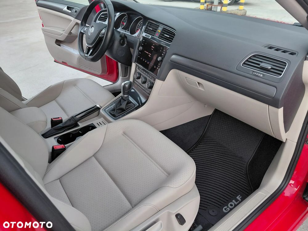 Volkswagen Golf - 9