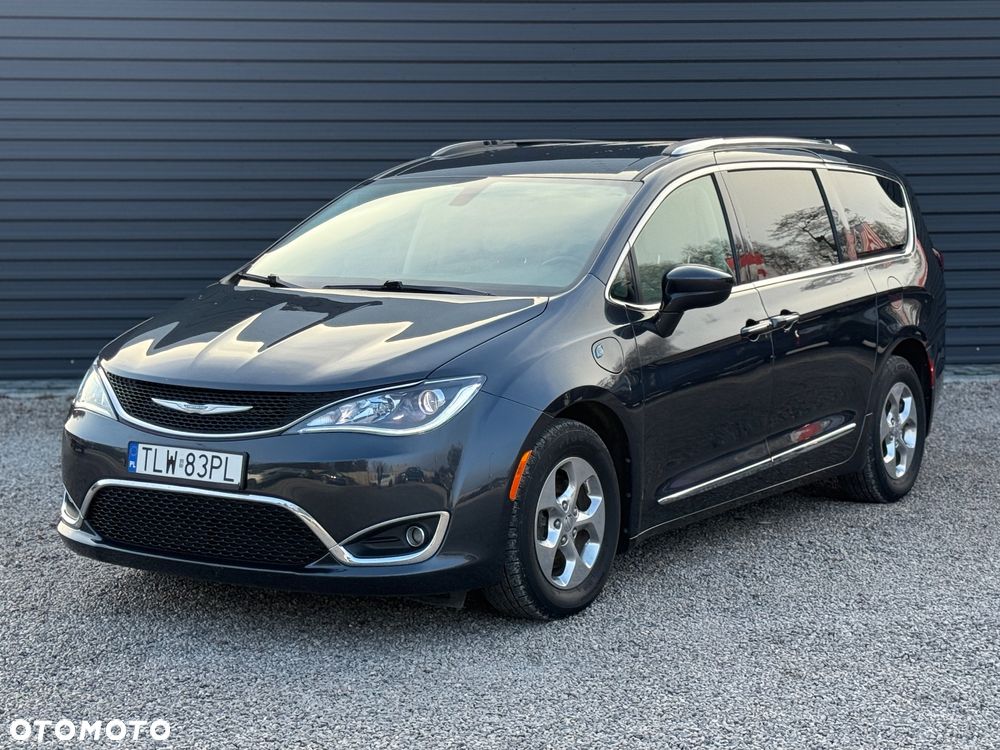 Chrysler Pacifica - 1