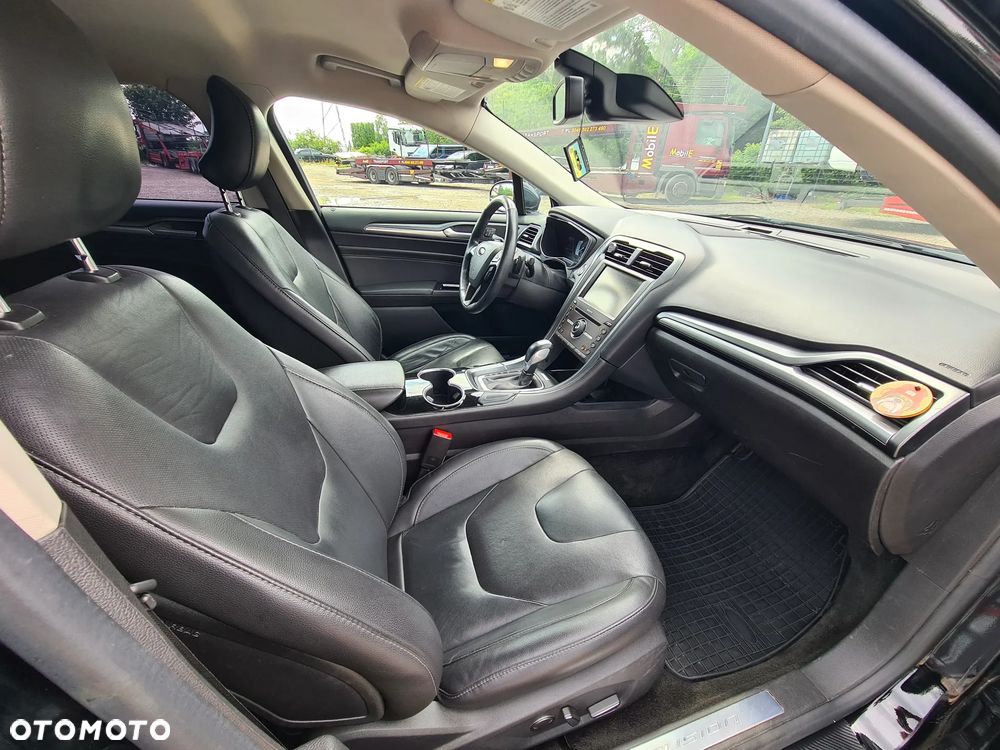 Ford Fusion - 19
