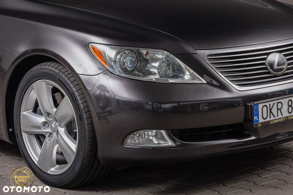 Lexus LS - 8