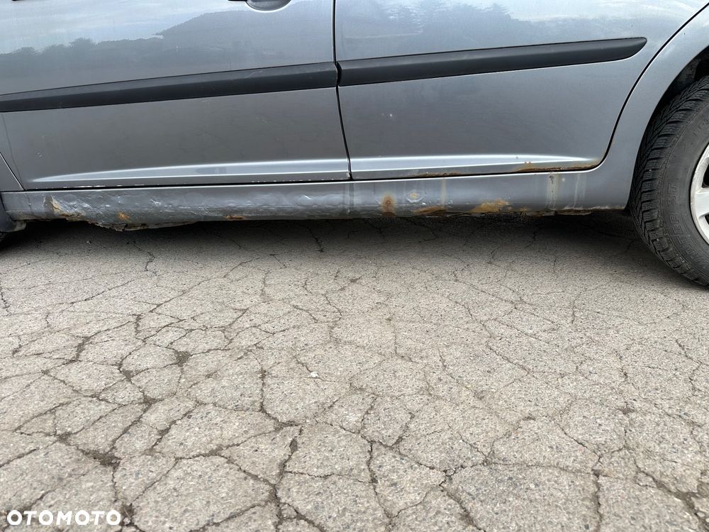 Peugeot 207 1.4 Active - 16