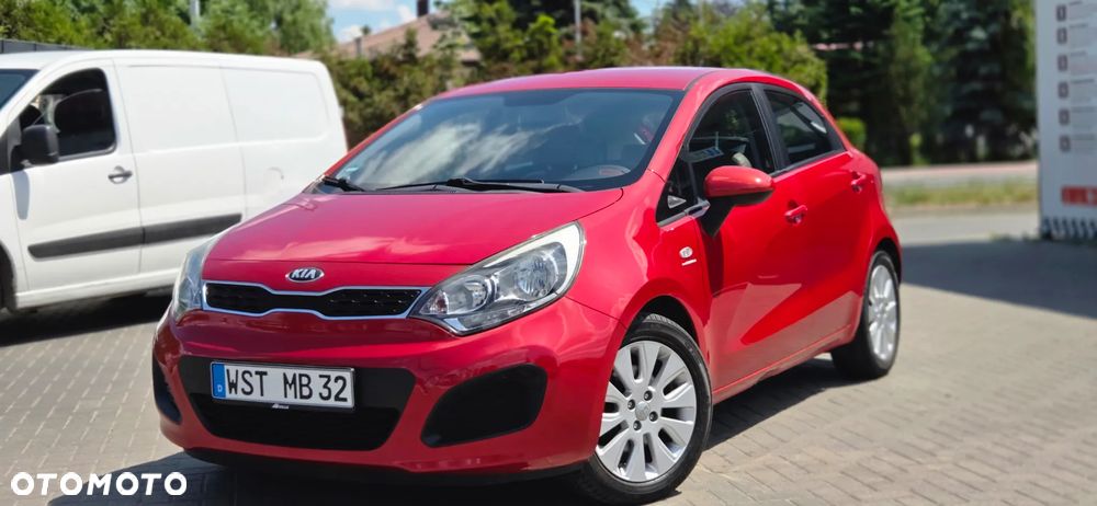 Kia Rio 1.2 Fifa World Cup Edition - 4
