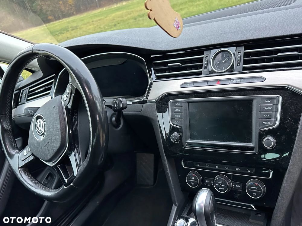 Volkswagen Passat - 10