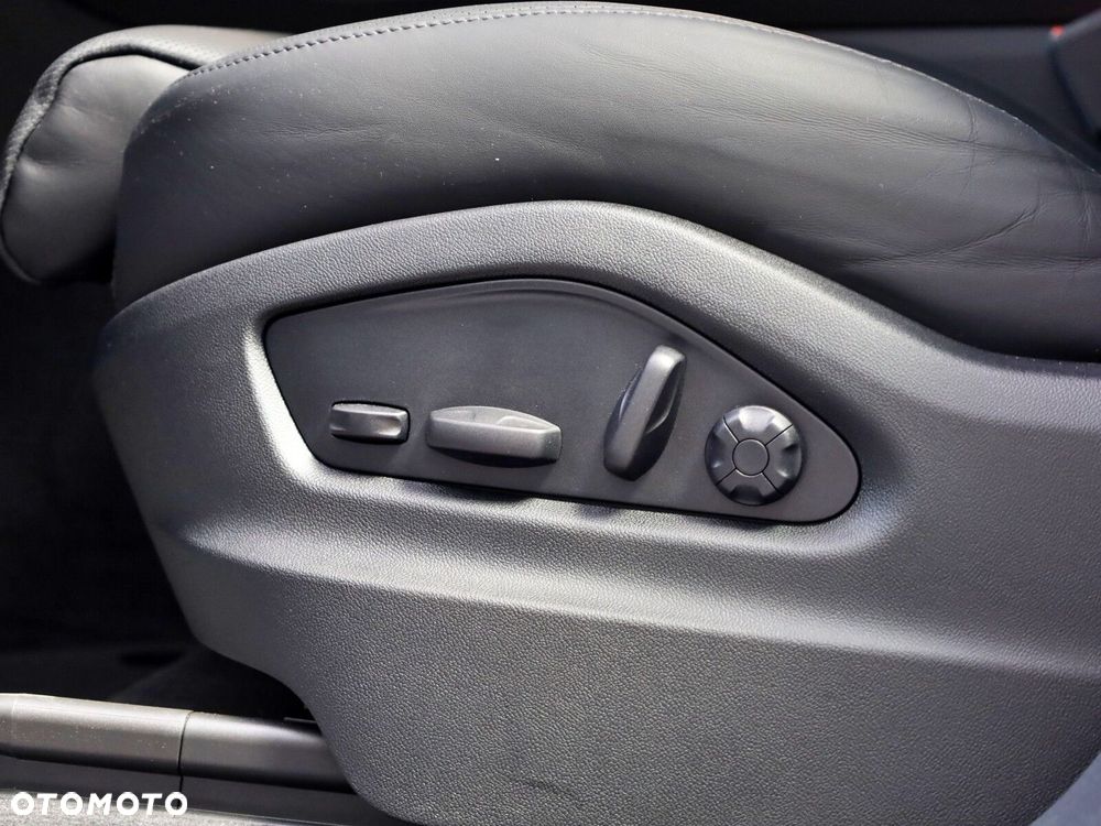 Porsche Cayenne - 24