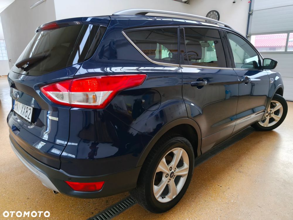 Ford Kuga 1.5 EcoBoost 2x4 Trend - 4