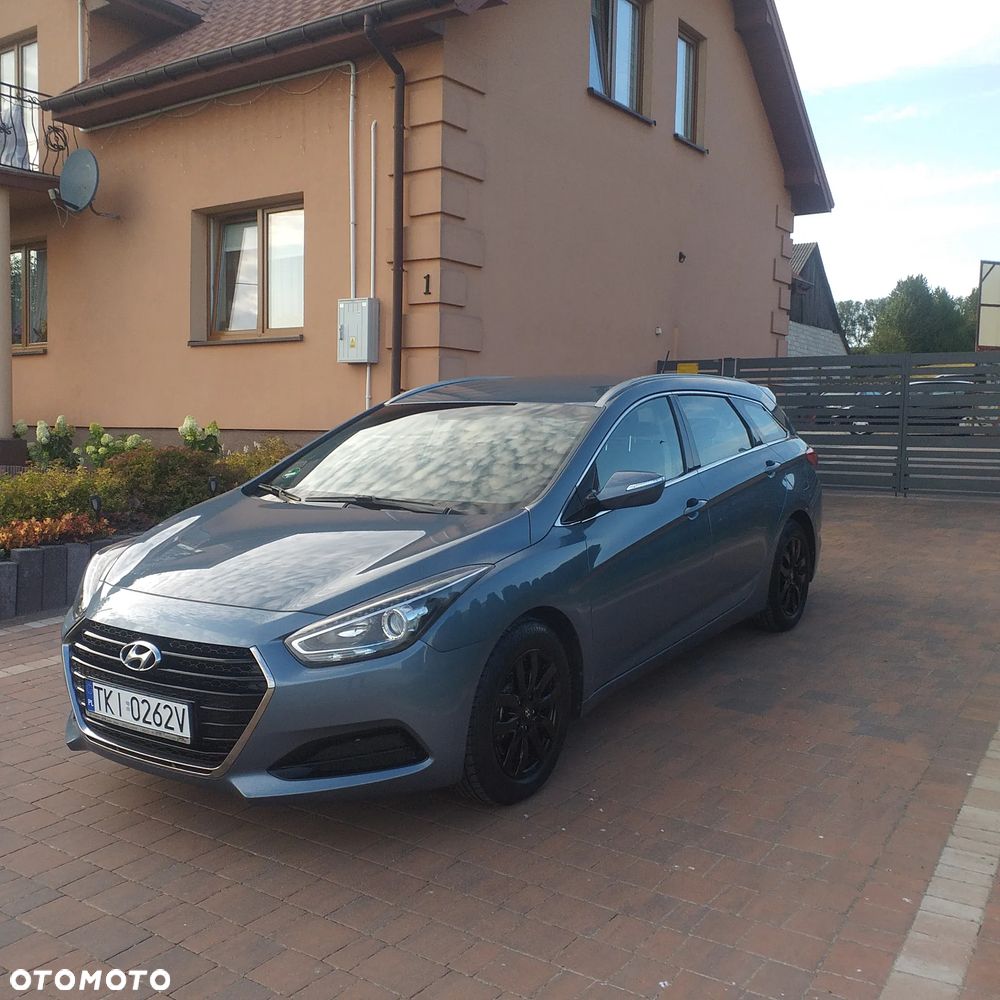 Hyundai i40 Kombi blue 1.6 Trend - 1