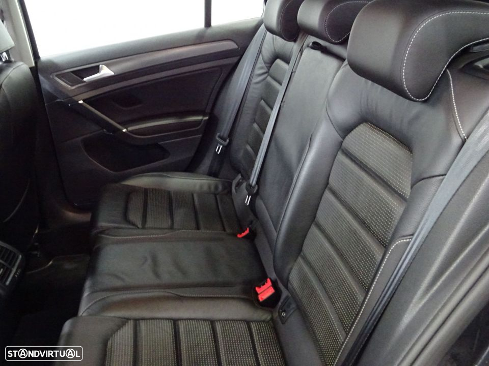 VW Golf Variant 1.6 TDI Confortline - 11