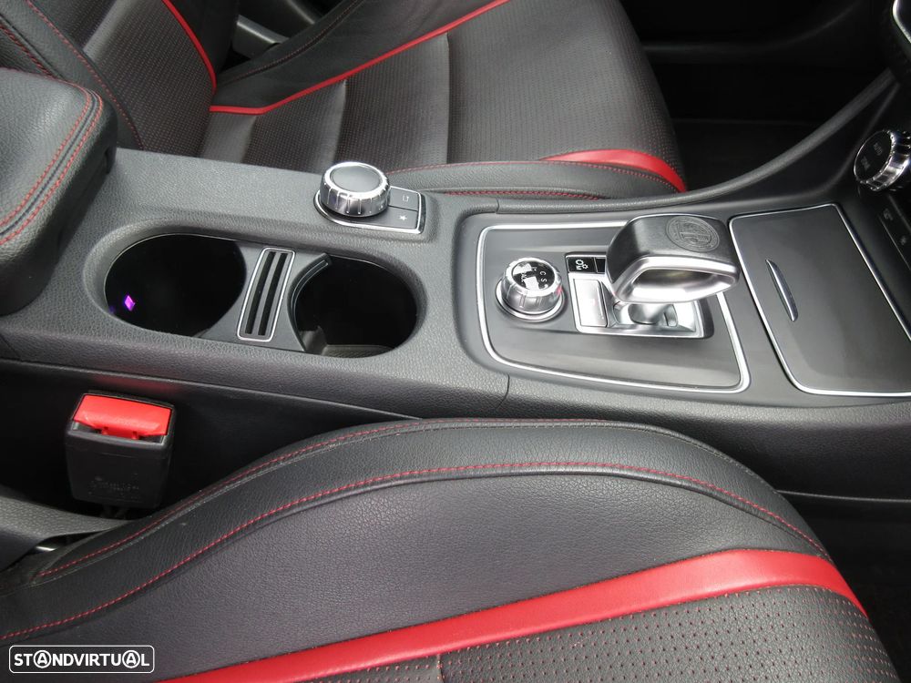 Mercedes-Benz A 45 AMG 4-Matic - 32