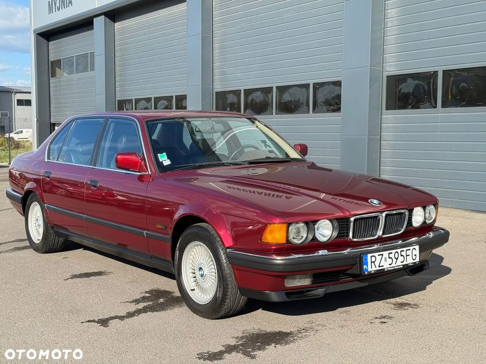 BMW Seria 7 750iL - 1