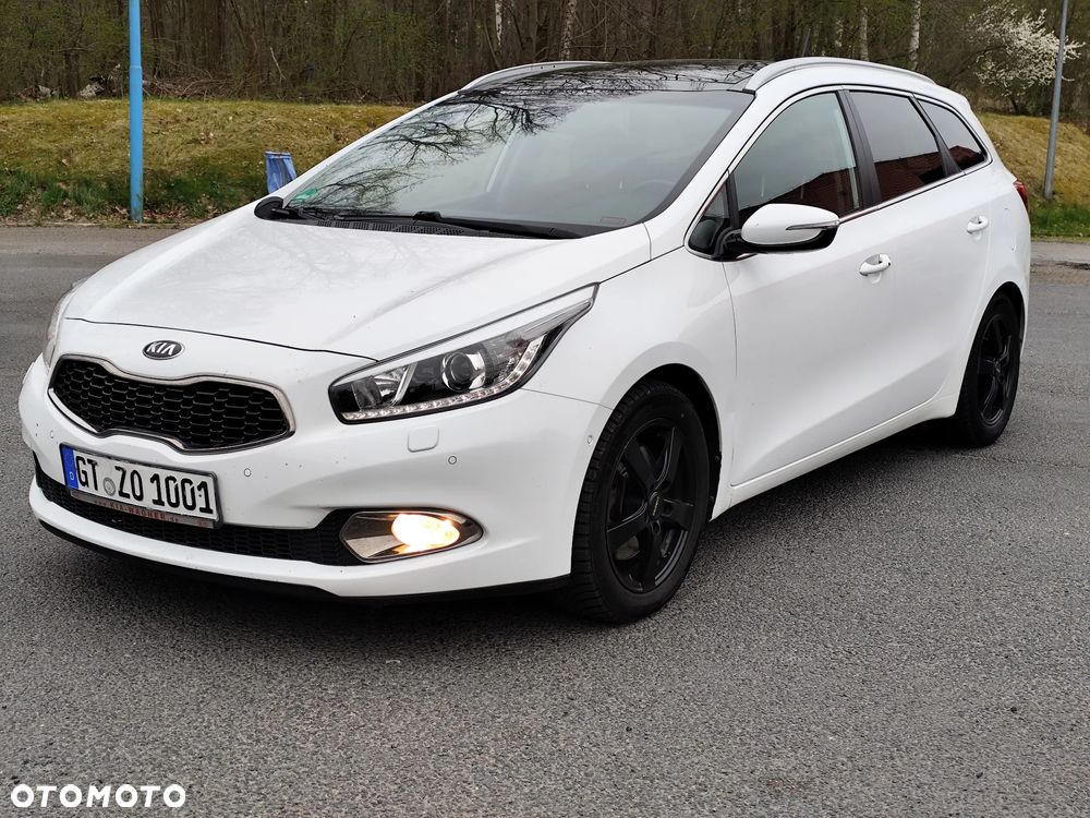 Kia Ceed 1.6 CRDi 128 ISG Dream Team Edition - 1