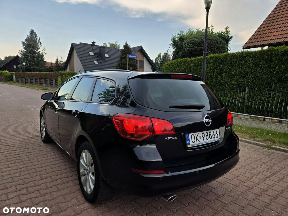 Opel Astra 1.4 T Cosmo EU6 - 4