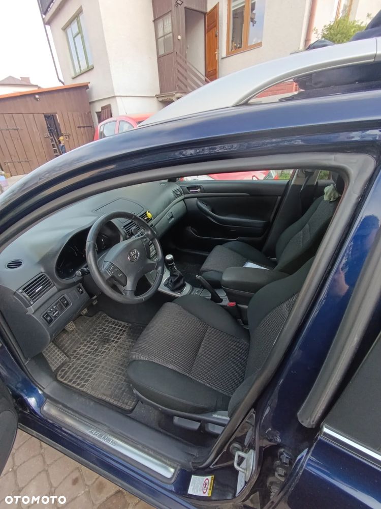 Toyota Avensis 2.0 D-4D - 9