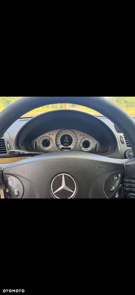 Mercedes-Benz E-Class 2003 photo 5