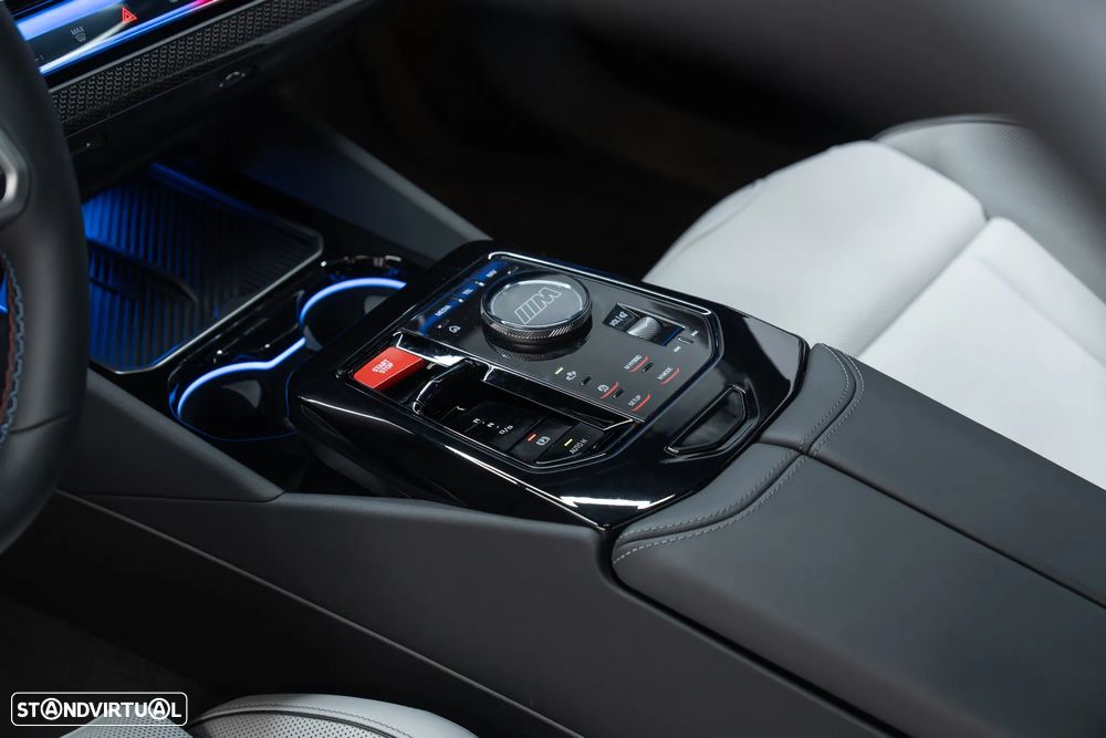 BMW M5 Touring xDrive - 21