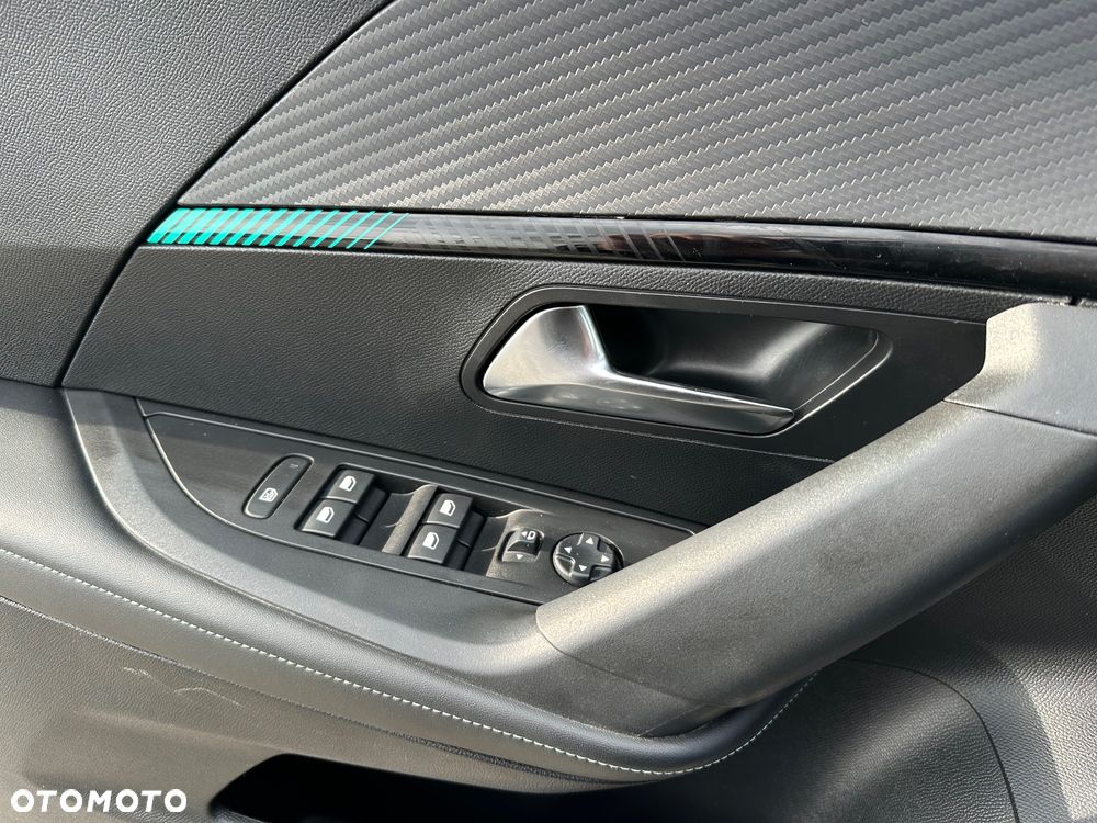 Peugeot 2008 PureTech 130 EAT8 Allure Pack - 34
