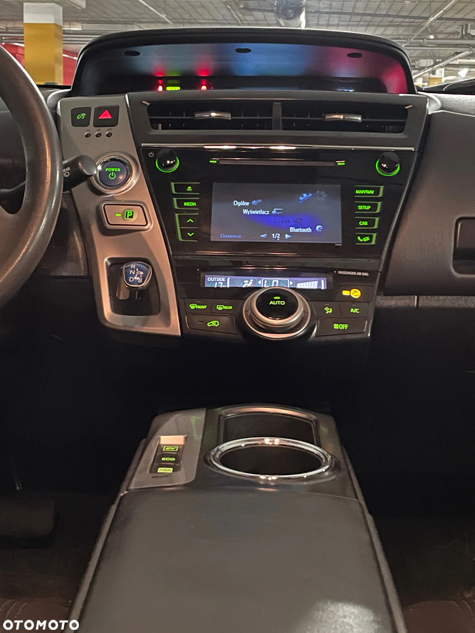 Toyota Prius+ (Hybrid) Executive - 12