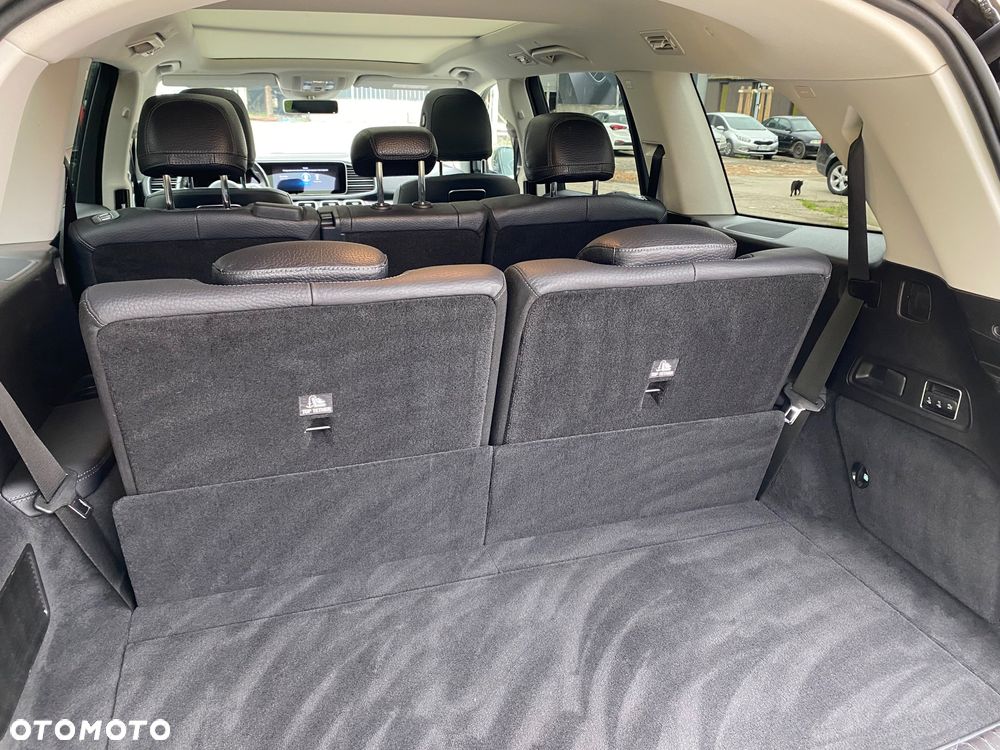 Mercedes-Benz GLS - 32