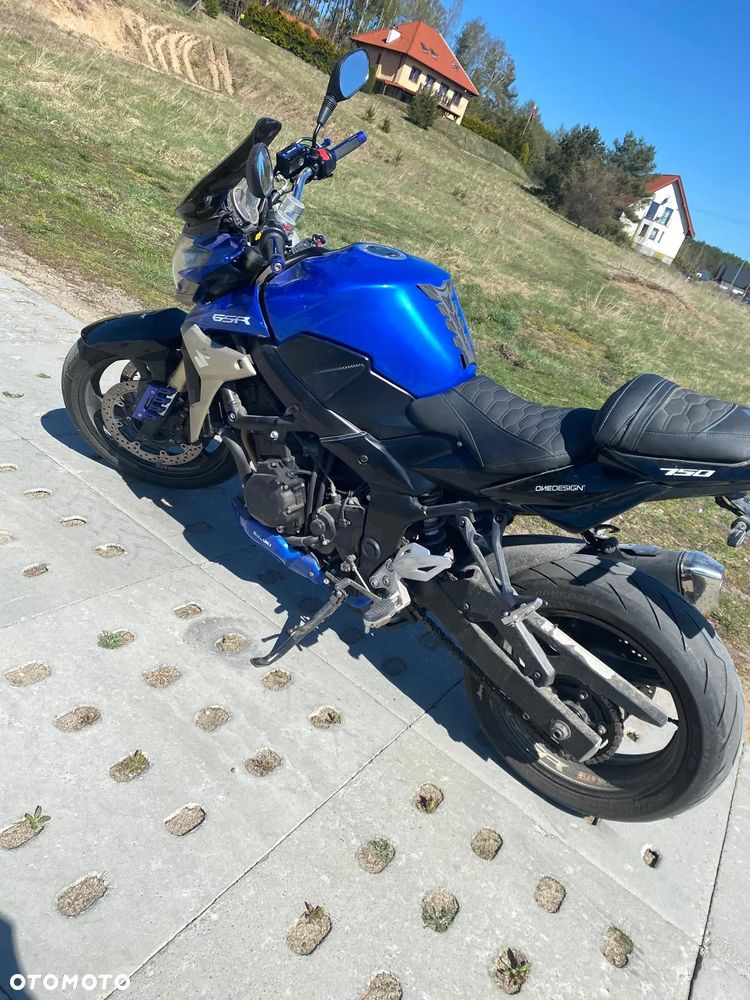 Suzuki GSR - 1