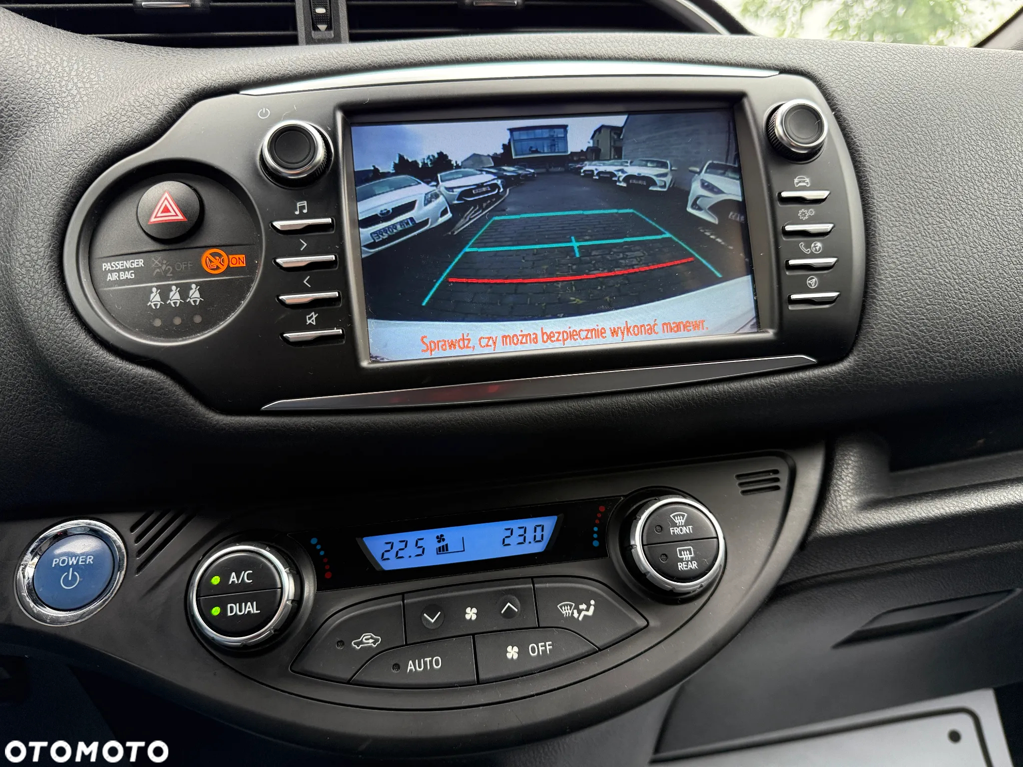 Toyota Yaris Hybrid 100 Selection Passion - 14