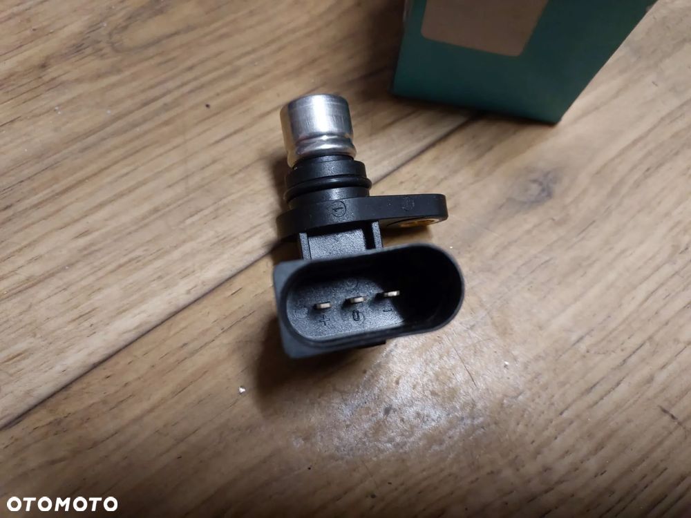 Czujnik położenia wałka rozrządu pasuje do: AUDI A3, A8 D2, A8 D3, TT; FORD GALAXY I; PORSCHE CAYENNE; SEAT ALHAMBRA, LEON, TOLEDO II; VW BORA, BORA I, EOS, GOLF III, GOLF IV 1.6-6.0 10.94-03.16 - 4