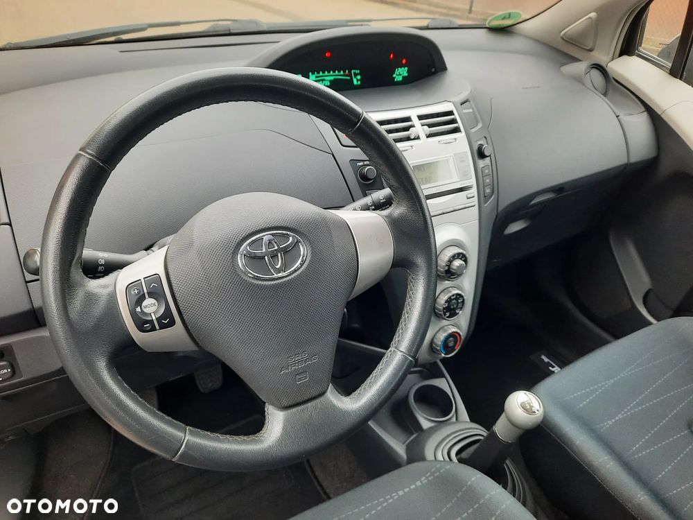 Toyota Yaris 1.3 Sol Premium - 13