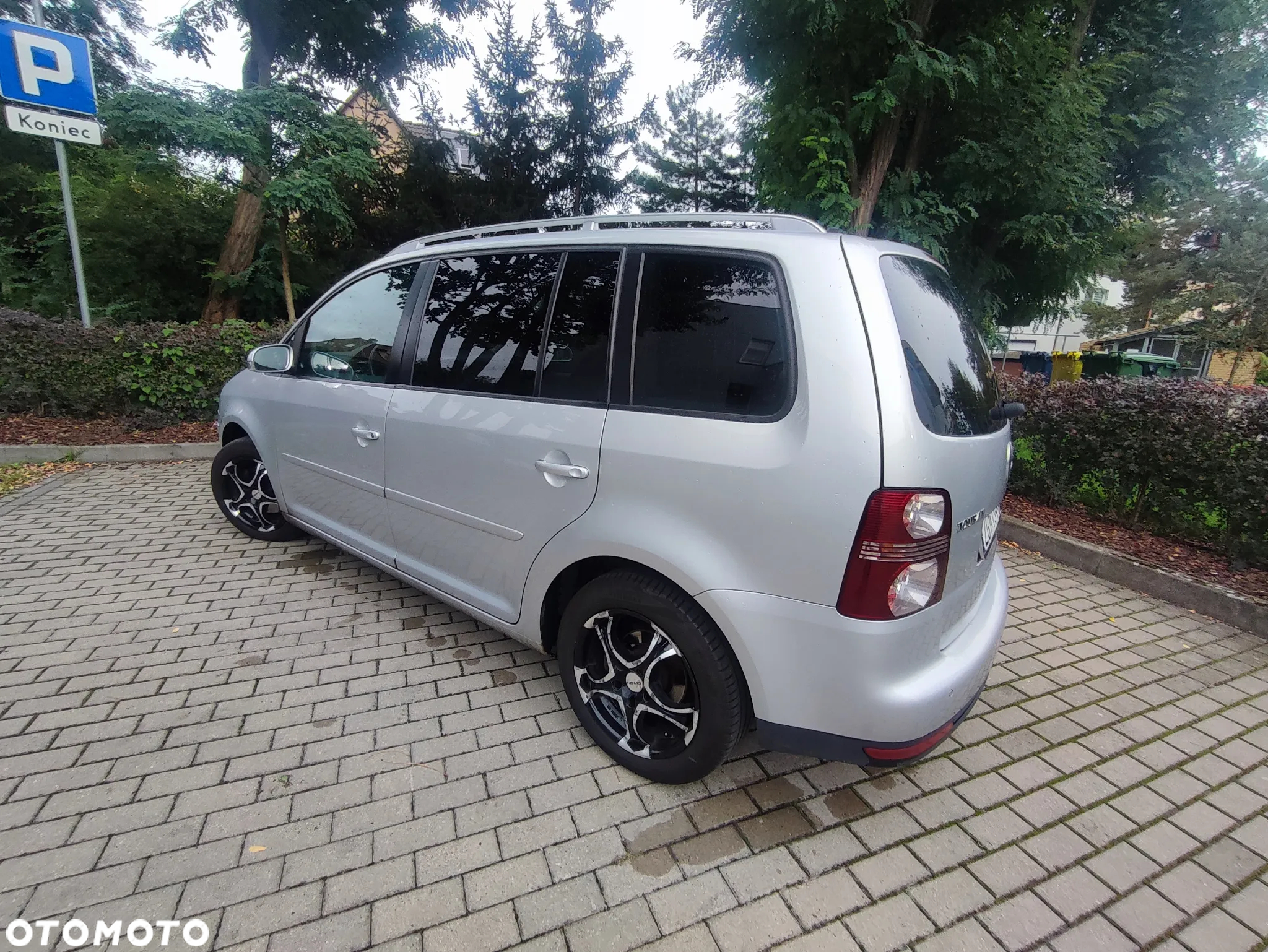 Volkswagen Touran - 10
