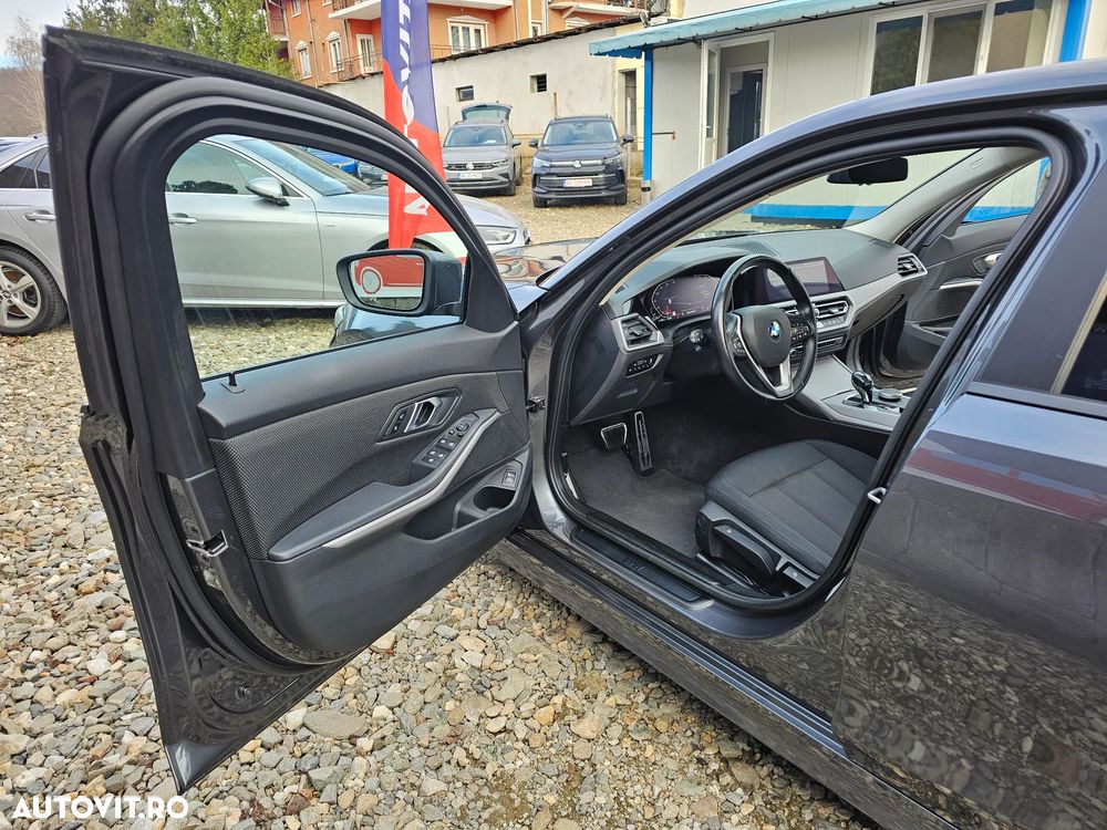 BMW Seria 3 320d Aut. M Sport - 17