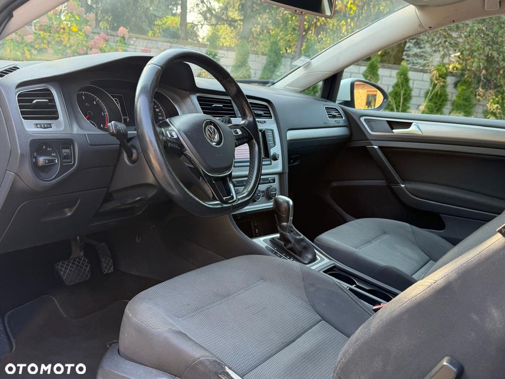 Volkswagen Golf - 4