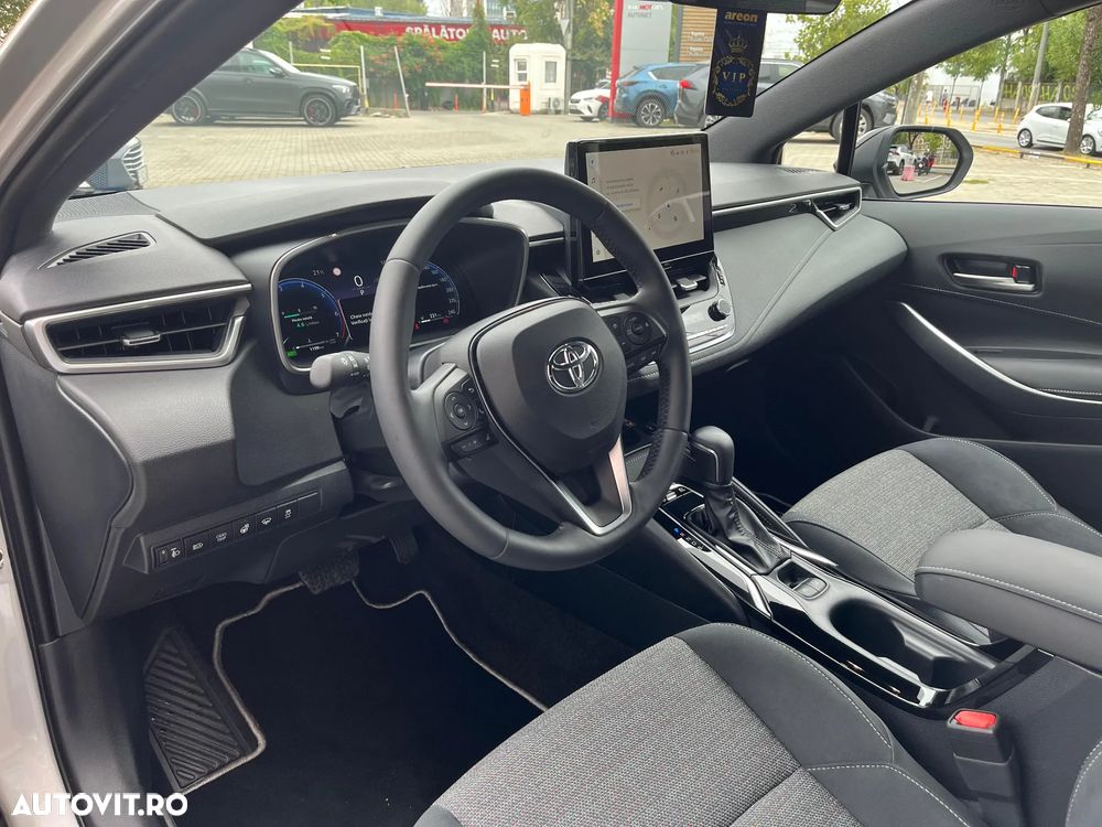 Toyota Corolla TS 1.8 HSD Dynamic - 16