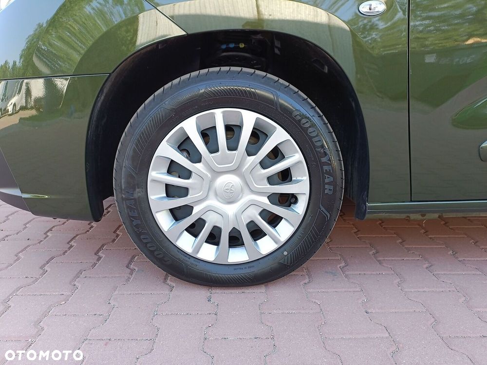 Toyota Proace City Verso 1.2 D-4T Business - 20