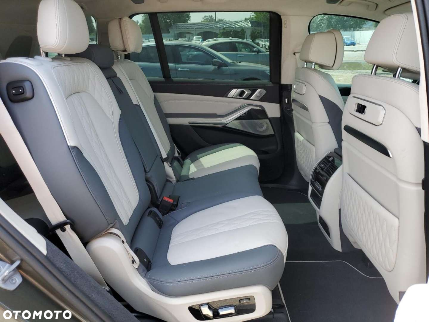 BMW X7 - 12