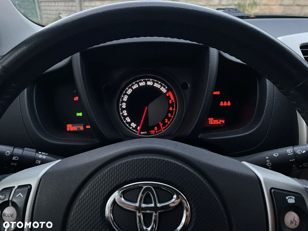 Toyota Urban Cruiser 1.4 D-4D Sol 4x4 - 7