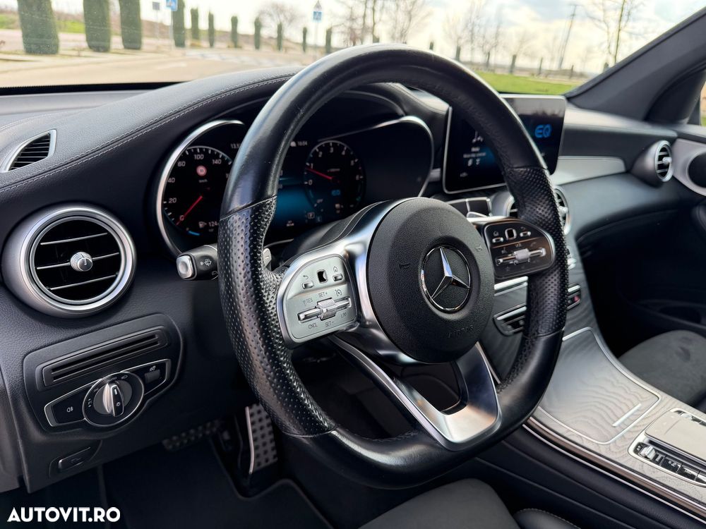 Mercedes-Benz GLC Coupe 300 de 4Matic 9G-TRONIC AMG Line - 12
