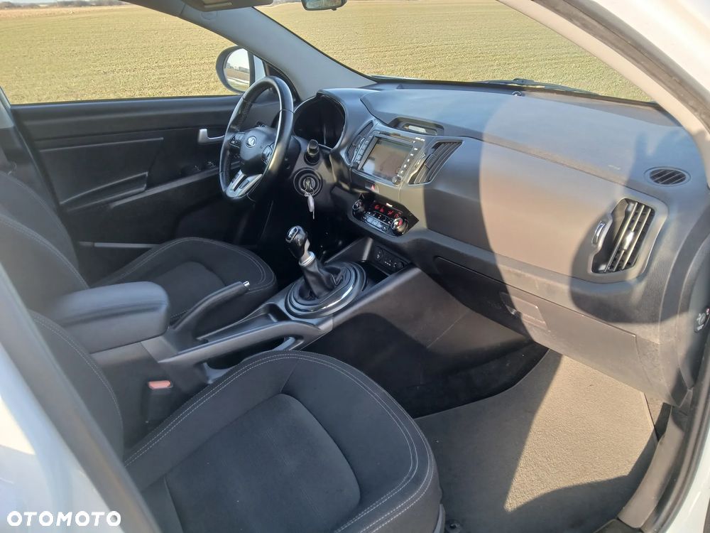 Kia Sportage 1.7 CRDI 2WD ISG Dream-Team Edition - 30