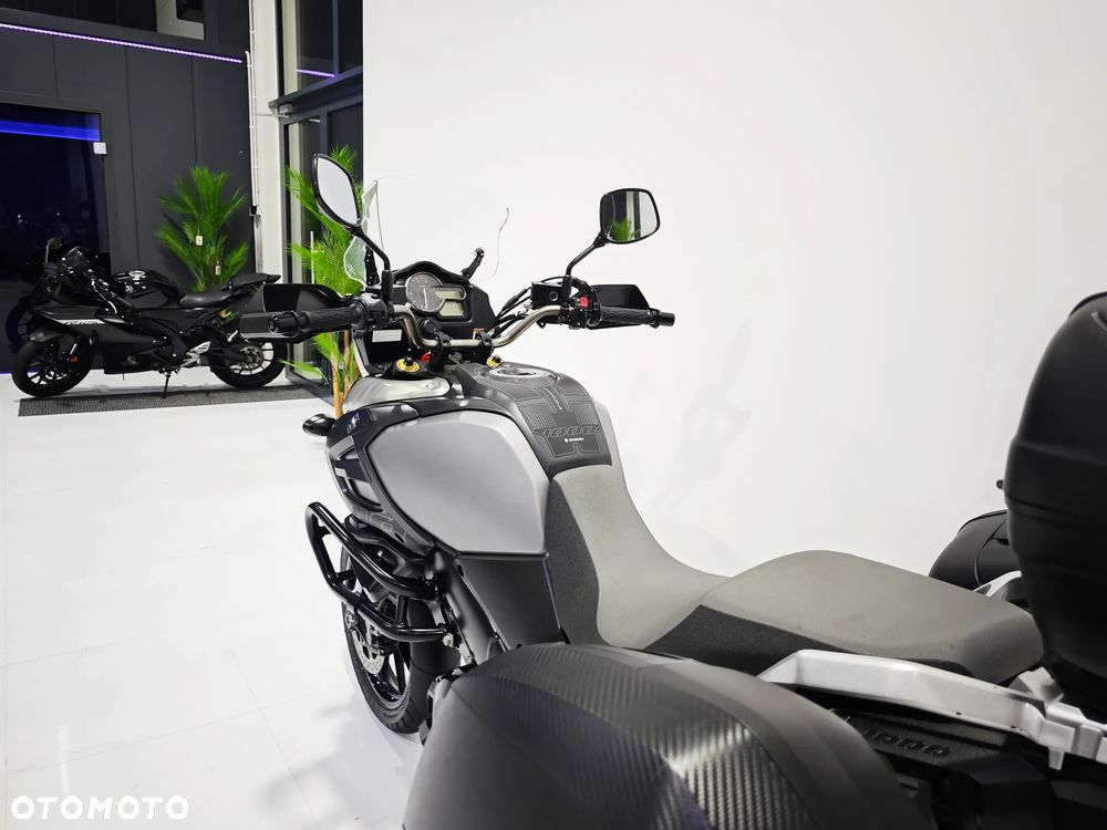 Suzuki V-STROM - 24