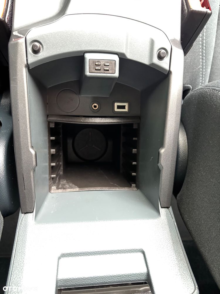 Ford C-MAX 1.6 TDCi Start-Stop-System Titanium - 24