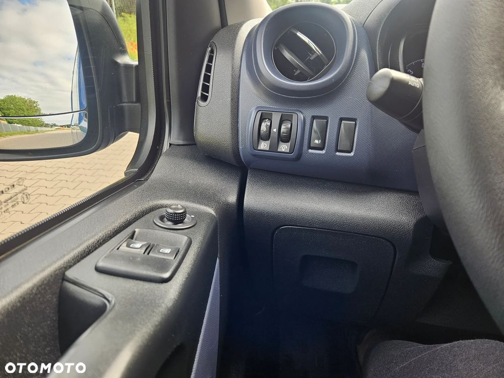 Opel Vivaro - 22