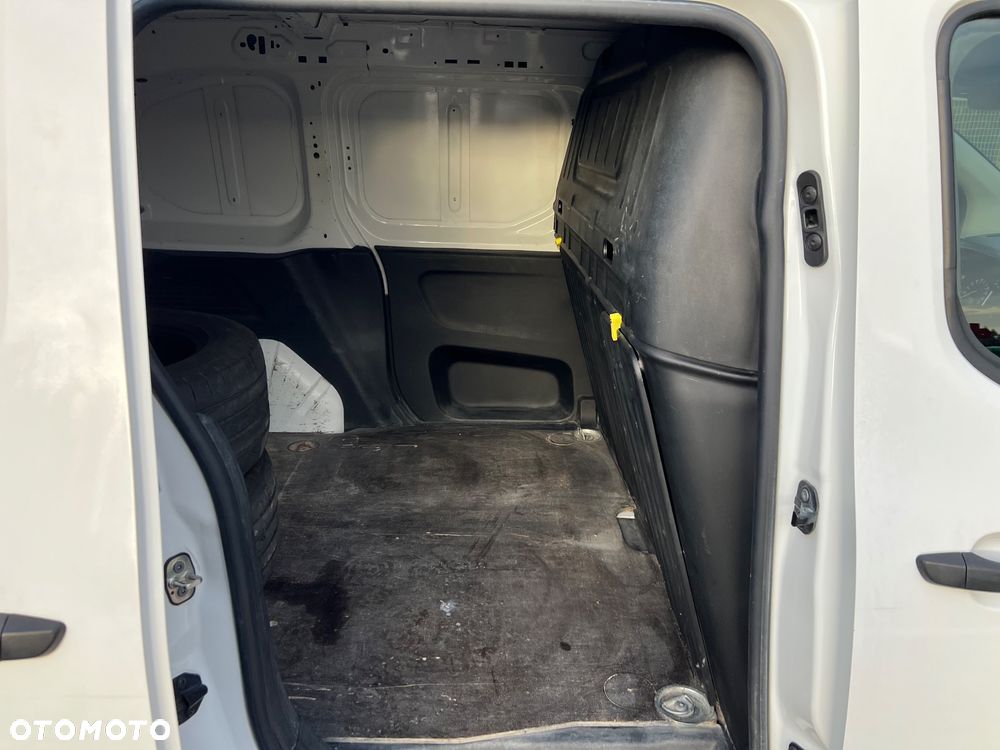 Toyota Proace City - 24