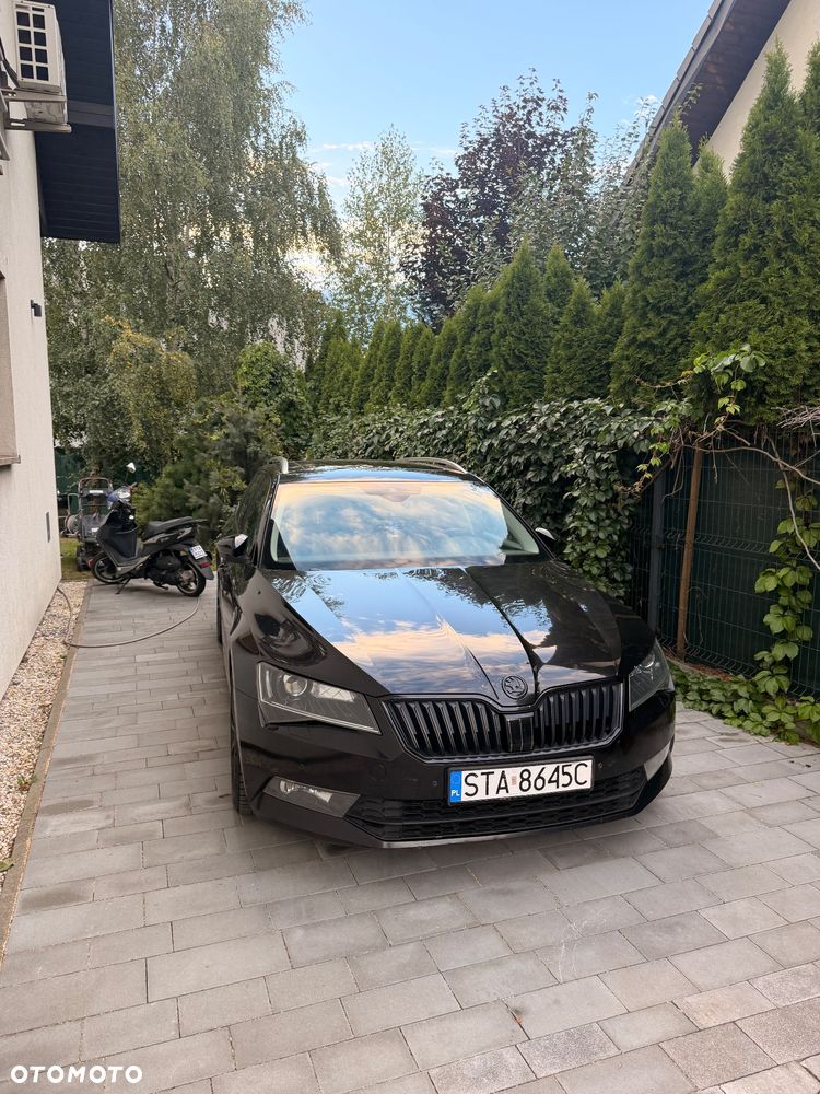 Skoda Superb 2.0 TDI L&K DSG - 25