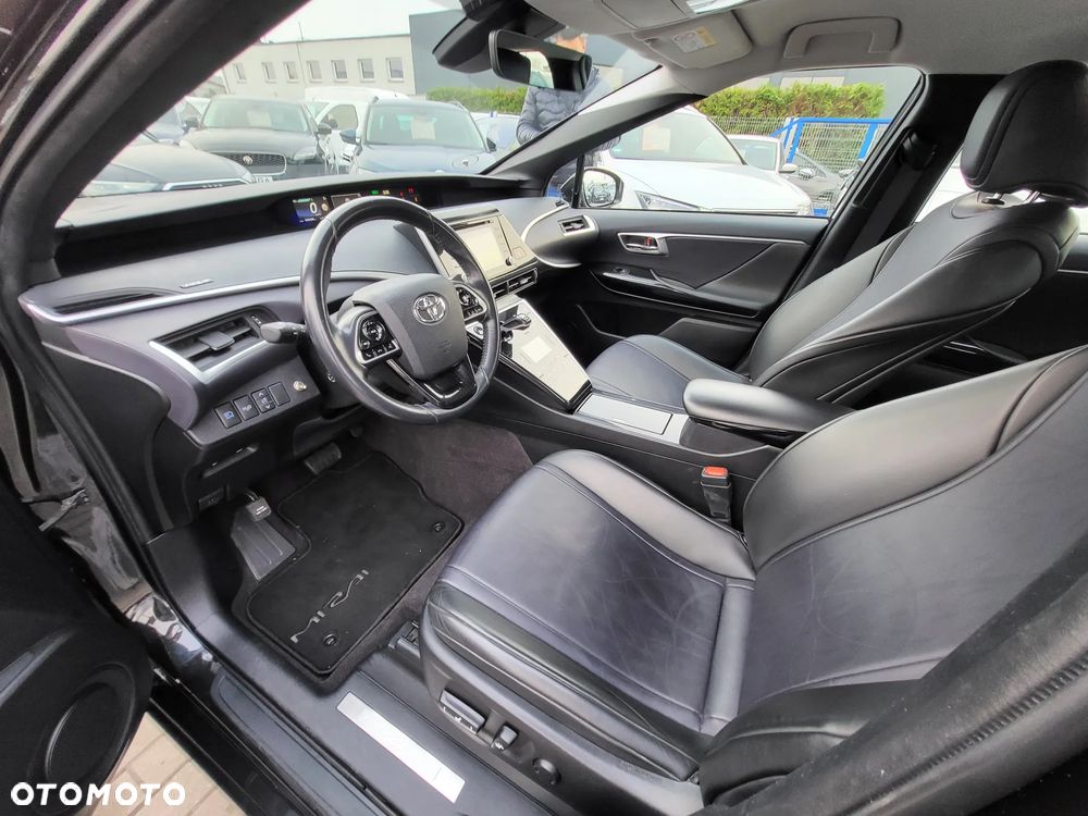 Toyota Mirai Standard - 11