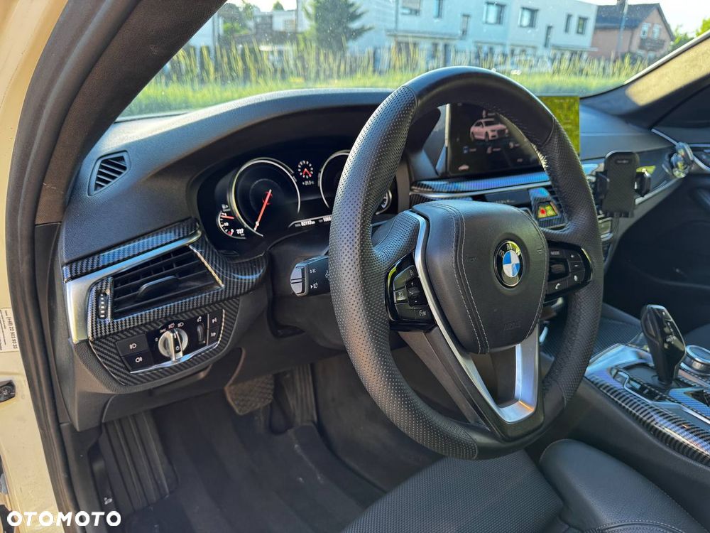 BMW Seria 5 518d Sport Line - 9
