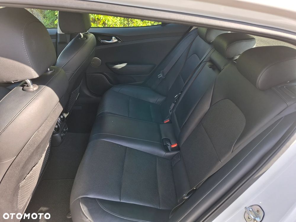 Kia Stinger 2.0 T-GDI L - 19
