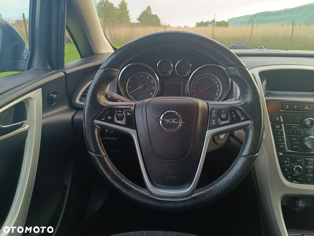 Opel Astra IV 1.4 T Cosmo - 13