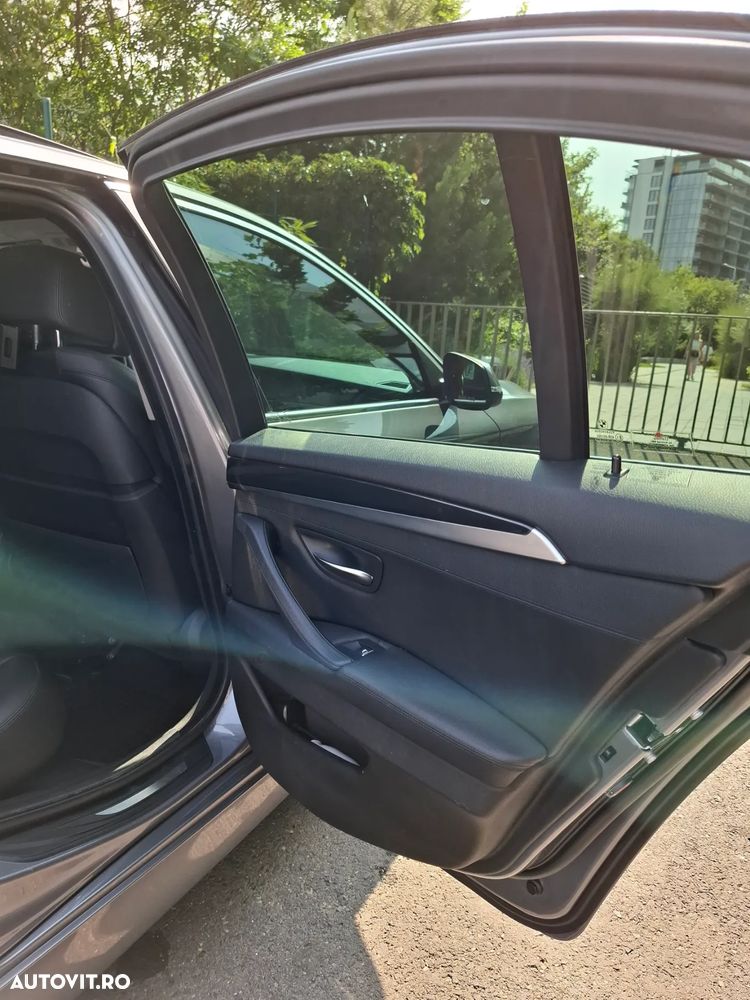 BMW Seria 5 525d xDrive Aut. Luxury Line - 15