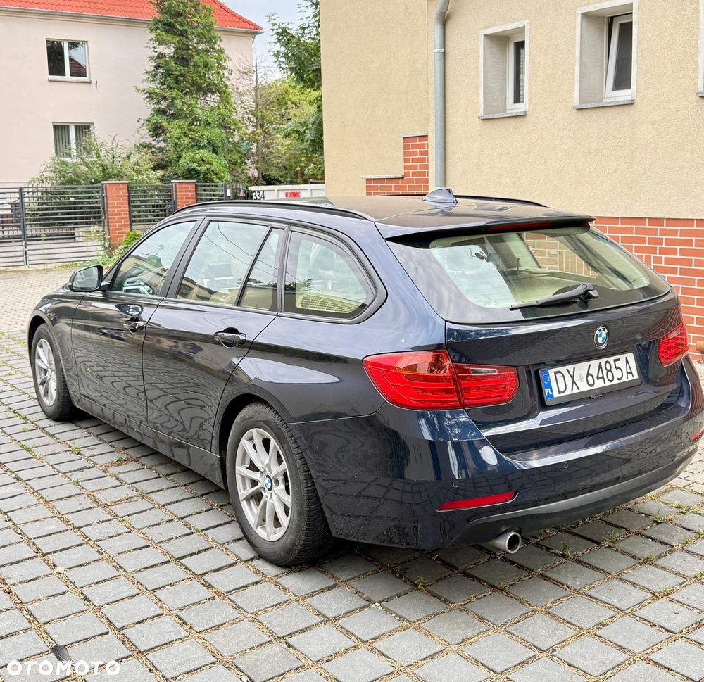 BMW Seria 3 318d Sport Line - 4