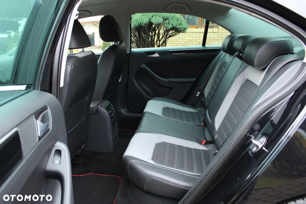 Volkswagen Jetta 1.4 TSI BMT Highline - 19