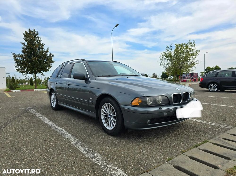 BMW Seria 5 525d Touring - 10